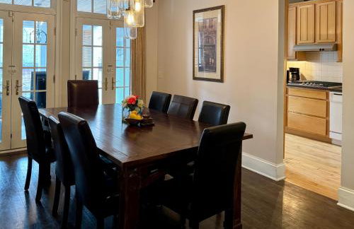 3 br Spacious Home in Ideal Location w Free Parking Back Yard Pets Welcome - Foto 17