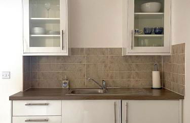 Central 2-bedroom apartment, Montrose - Photo 5