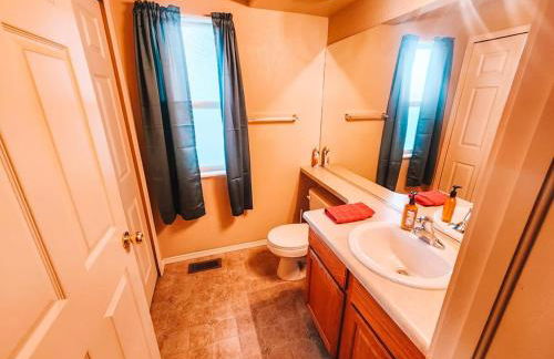 Hot Tub, King Beds, Pet Friendly Close to I25 - Foto 17