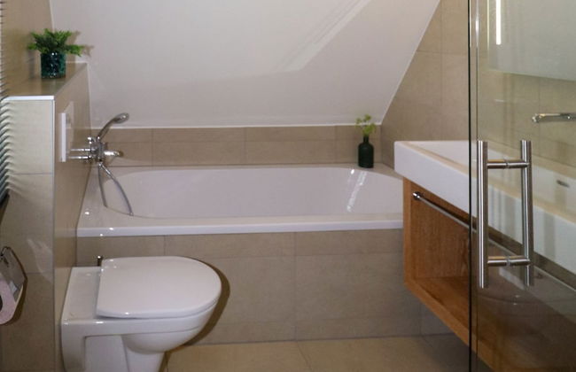 Lakeside Villa With Terrace - Foto 18