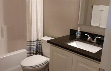 Home sweet home- great access to hospitals and everything - Foto 10