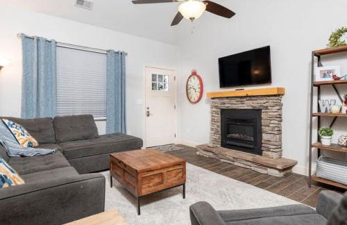 Elegant Cades Cove Condo with Community Pool - Foto 3