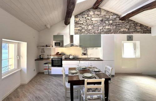 Casa Hygge - Lake Front - Photographer's Art Home - Photo 16