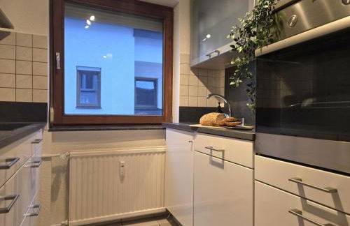 Holiday&Stay, City Apartment, Küche, 85Zoll TV, WLAN - Foto 13