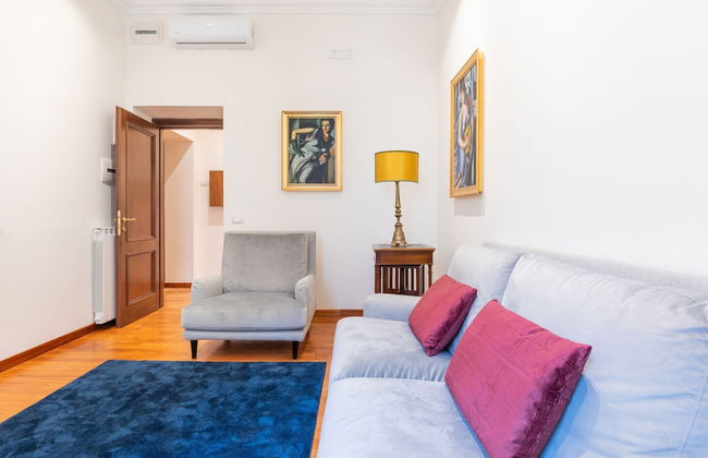 Elegant Salandra Suite - Photo 17