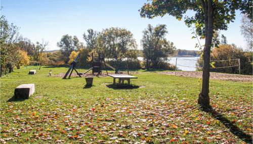 4 Bedroom Awesome Home In Woldegk - Foto 2