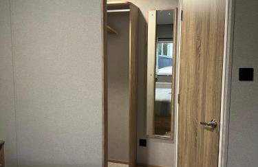 Modern Caravan 2025 with Decking - Foto 11