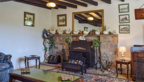 Tudor Cottage - Photo 3