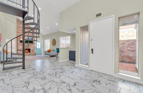 AccessibleGem 3BR Jacuzzi & Air Hockey Sleeps 13 Chinatown - Foto 49