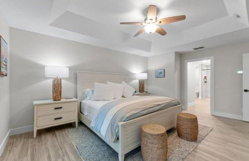 Modern Luxury Retreat in Naples - Photo 41