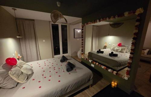 Love Room Valence - Suite romantique avec balnéo privée 2 places - Foto 3