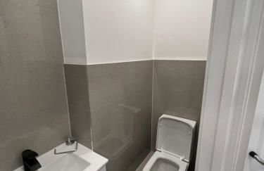 Modern flat in Egham by Royal Holloway University Royal Ascot and Windsor near Heathrow Airport - Foto 13