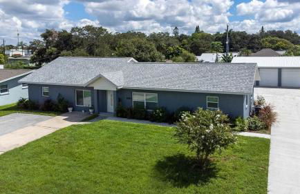 Spacious Home Sleeps 16 - Private Pool Near IMG - Foto 4