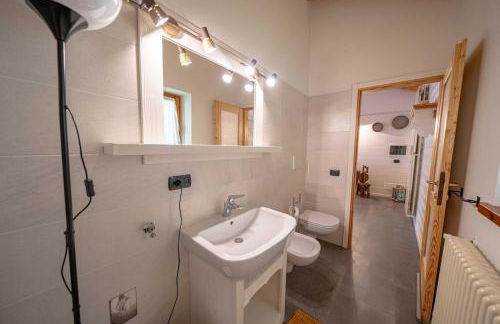 Cozy Stone Chalet Surrounded by Nature Samolaco - Foto 25