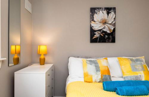 3 Bed House with Driveway- by Holiday Homes - Foto 14