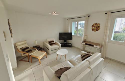 T4 65m avec garage à 10 min à pied du centre ville - Foto 1