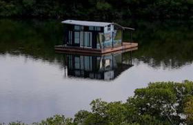 The Burrow-a floating cabin - Photo 3