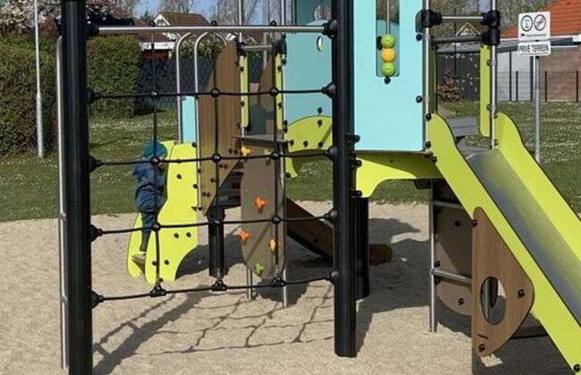 Welcoming Apartment Near Lake - Photo 25