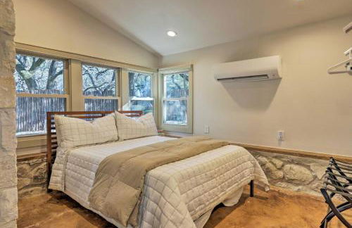 Blanco Riverfront Historic Home, 3 Mi to Downtown! - Foto 10