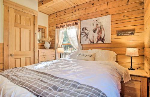 Rustic Rothbury Cabin with Resort Amenity Access! - Foto 19