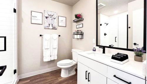 Boho-Luxe Studio - Pink Accents & Mountain Calm - Foto 3