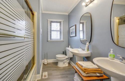 Tranquil Lakefront Home with Sunroom in Burlington - Foto 19