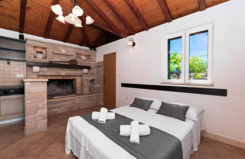 VILLA AGAPE - Three bedroom villa on 15k m2 olive grove - Incredible 360 view - Free parking - Private pool and jacuzzi - Foto 41