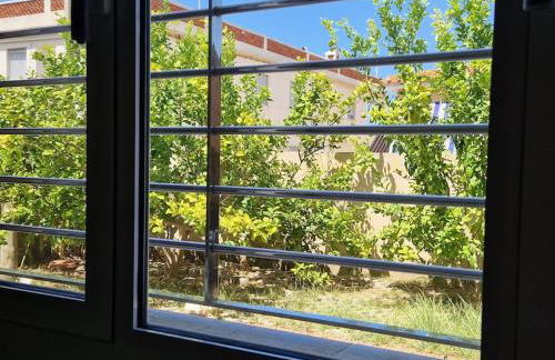 Cómodo chalet en la playa con gran patio exterior cerca del MET Y Campo de Golf - Photo 24