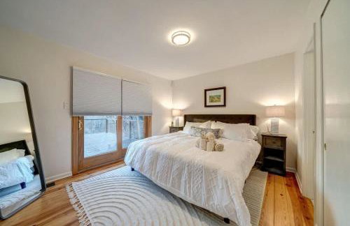 Exclusive Wooded Chalet w Magnificent River Views - Foto 27