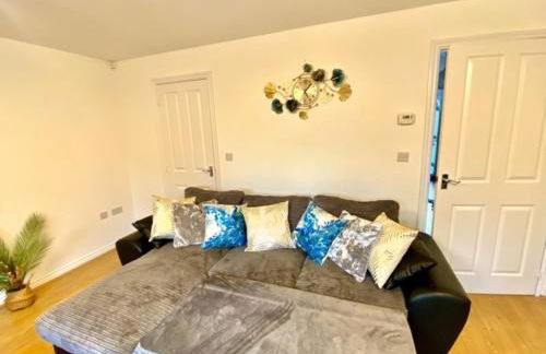 4 Bed House with Driveway Parking for 2 Cars - Rugby - Sleeps 10! Perfect for groups! - Foto 21