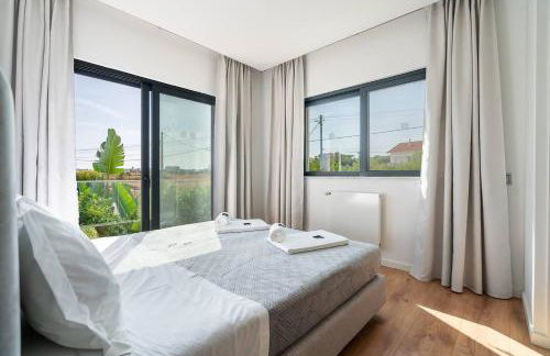 Stylish Algarve Retreat- Priv. Pool & Beach Nearby - Photo 3