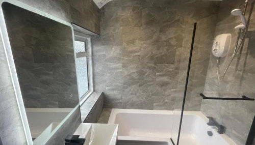 2 Bed Flat near Heathrow Airport & Elizabeth Line - Foto 3, Shower