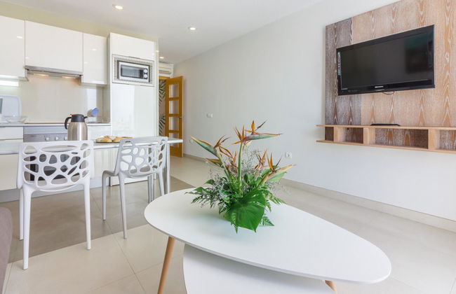 Klayman Diamond Aparthotel - Photo 10