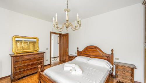 Cozy Apartment near Venice with Balcony! - Photo 4