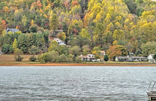 Lakefront Hiawassee Home with Boat Dock and Hot Tub! - Foto 28