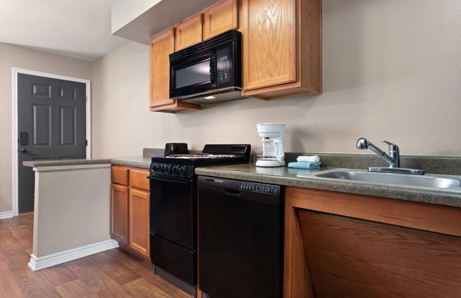 Eagle's Den Suites Carrizo Springs a Travelodge by Wyndham - Foto 13