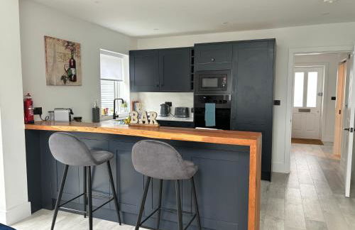 Brand New Big House with garden and free parking - Foto 6