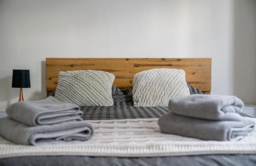 Modern 2Bed North London Flat by D3 Short Stay, Sleeps 6, Private Yard - Foto 17