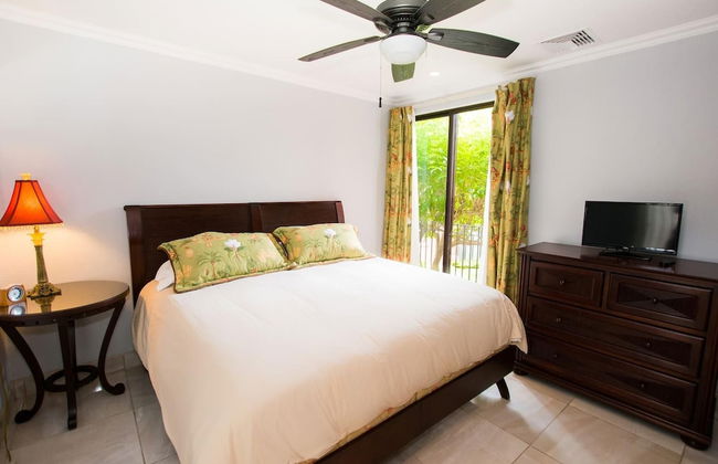 Recently Renovated Luxury Condo with Resort-Style Beach Club Access and Ocean Views - Photo 16