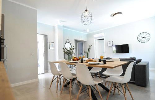 Tony's house in garden - Photo 6