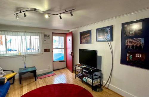 Unique Artsy 2 Bdrm Apt 1.5 mi from Downtown - Foto 8