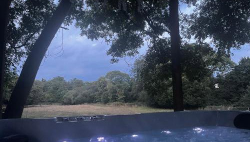 Lynbrook Haybarn, Hot tub and outdoor kitchen, New Forest - Foto 5