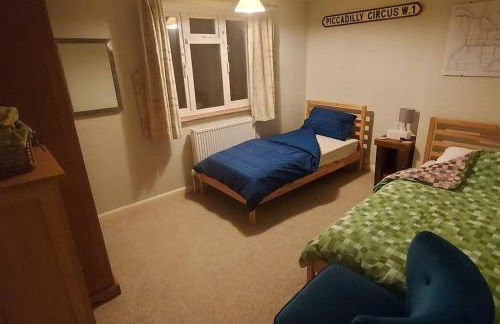 Norwich City, lovely 3 bed house, EV charger, garden with BBQ, free parking for 3 cars - Foto 29