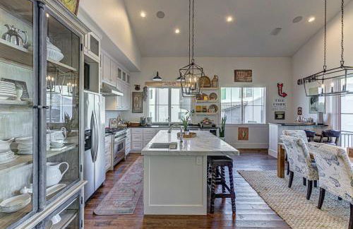 Immaculate Waterfront Family Home for 16 w Private Dock - Foto 26