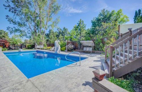 Deep Blue Spacious Escape w Hot Tub & Playground - Foto 54