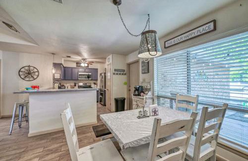 Kerrville Hidden Gem With Firepit and Grill - Great Location - Foto 25