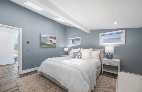 Distinguished Oceanfront Point Estate with Iconic Beach Mountain Vistas - Foto 45