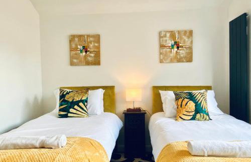 6 Bedroom Bungalow Ascot Racecourse LegoLand Windsor Castle 75" TV - Foto 30