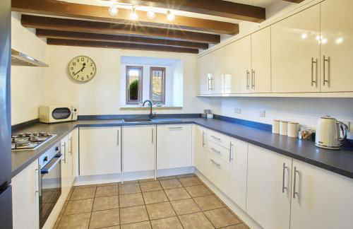 Host & Stay - The Coach House - Photo 38