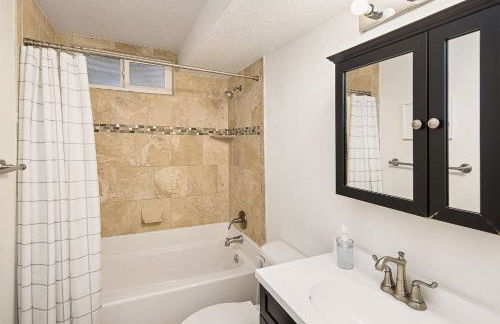 Family Retreat! By Denver + Hot Tub, Sleeps 10! - Foto 69